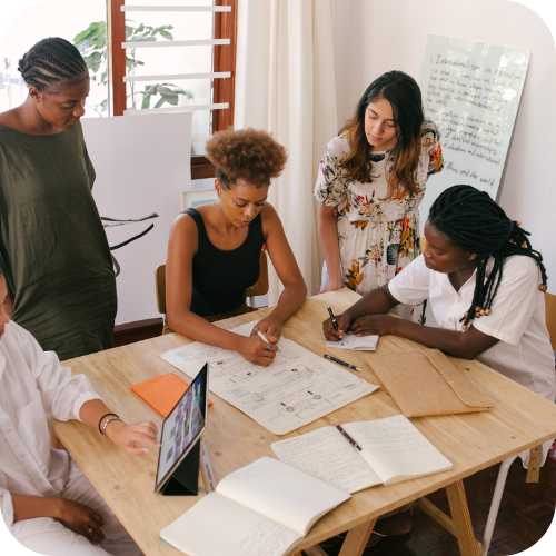 500x500_rounded square_coworkers-meeting-women